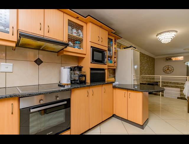 3 BEDROOM DUPLEX FOR SALE IN RESERVOIR HILLS